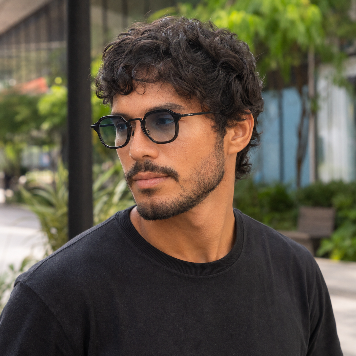 Óculos Quina — detalhe da lente com proteção UV400