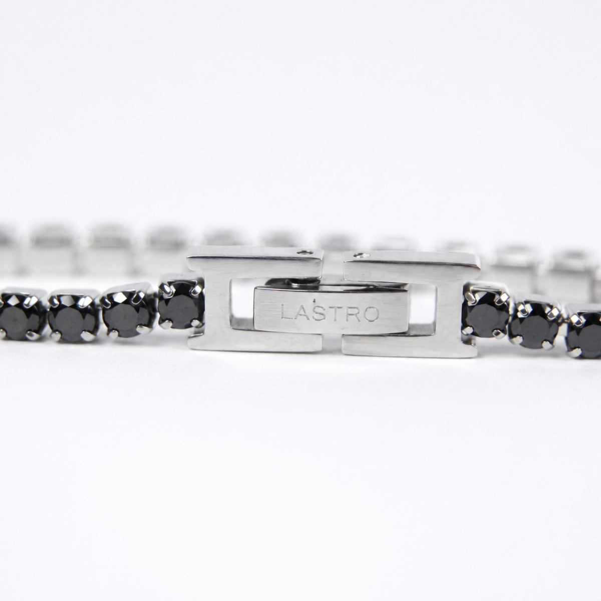 Pulseira Sulco — detalhe do cravação contínua