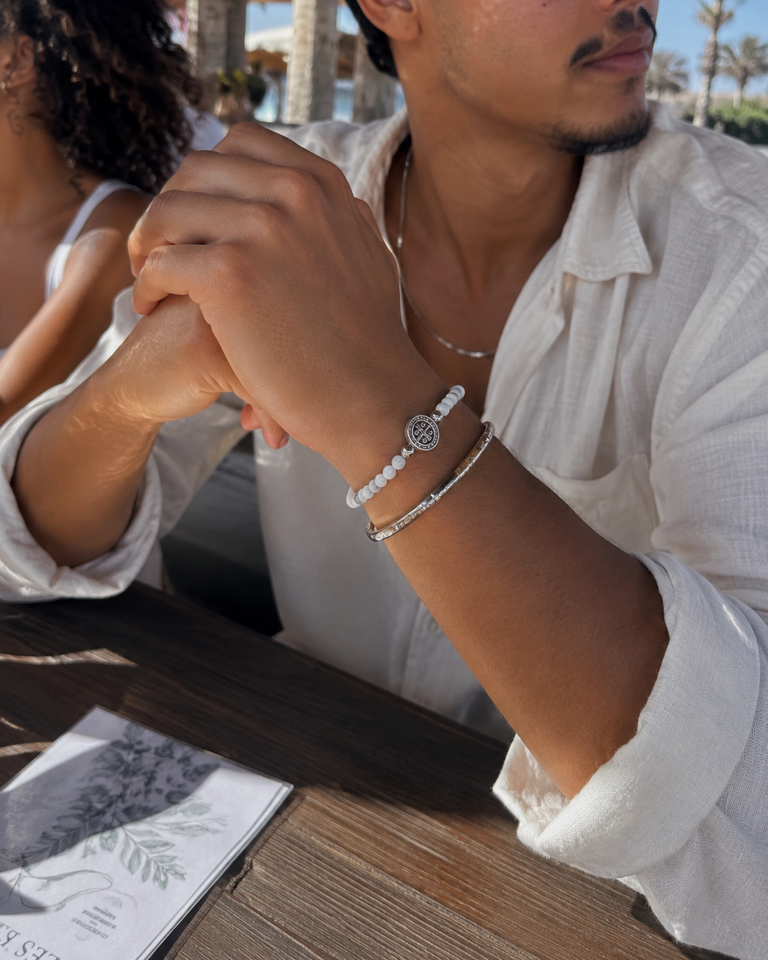 Pulseira Giz — detalhe do veio da howlita