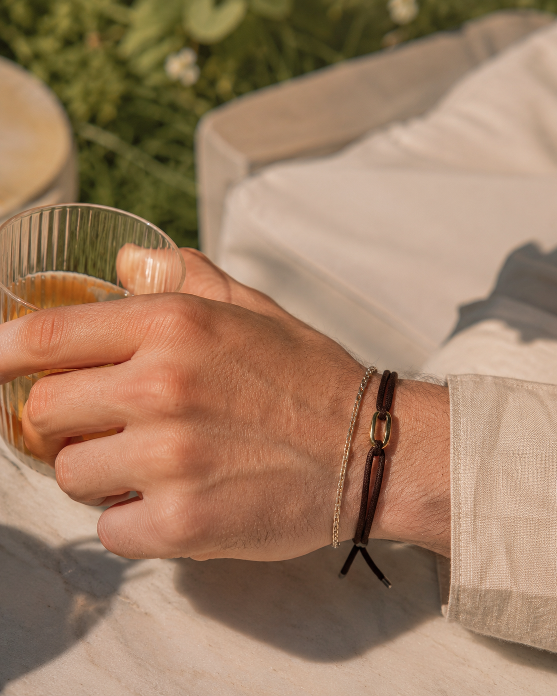 Pulseira Lume — detalhe do acabamento acetinado do fio