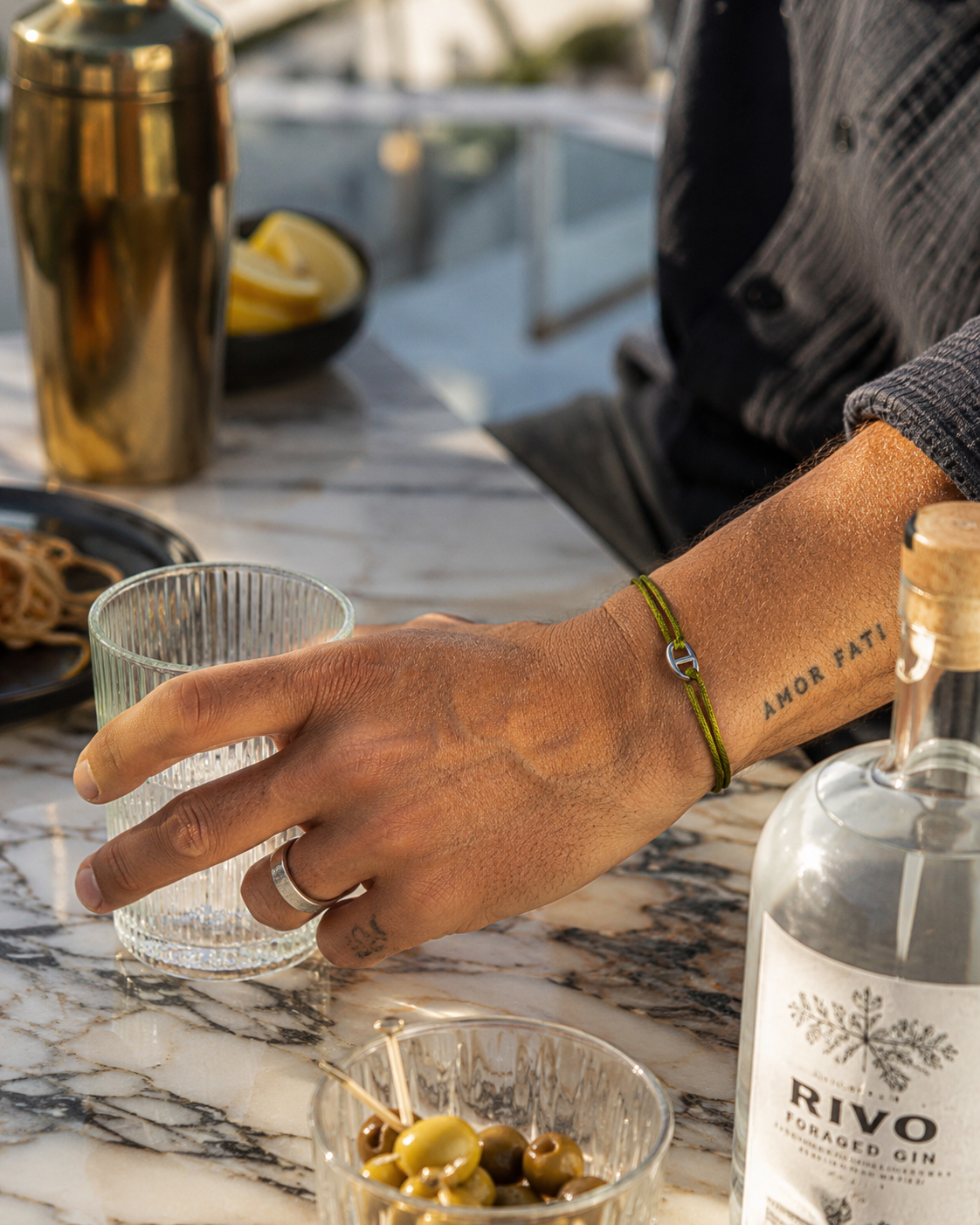 Pulseira Trama — pulseira masculina de fio trançado, vista lateral