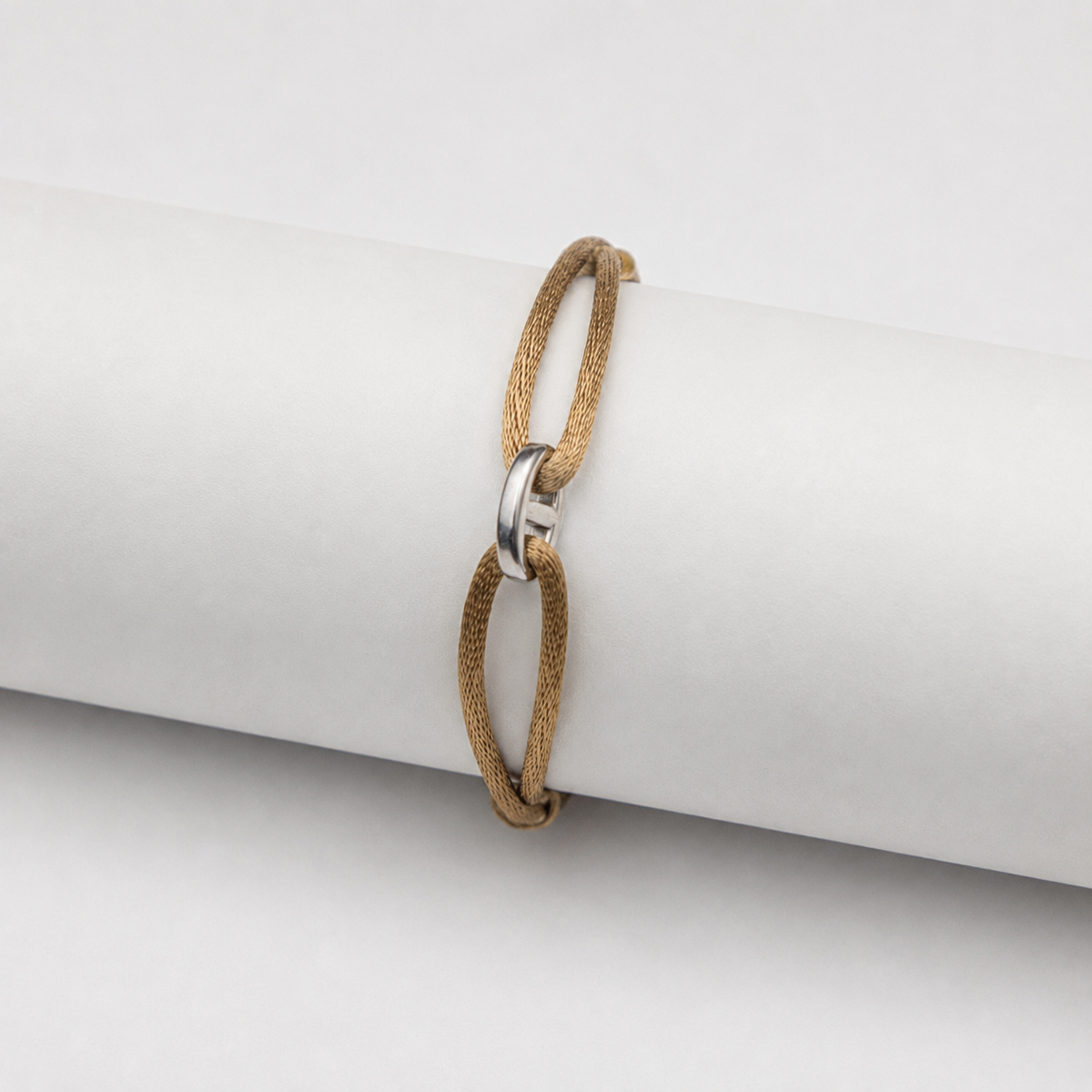 Pulseira Trama — pulseira masculina de fio trançado, detalhe da textura