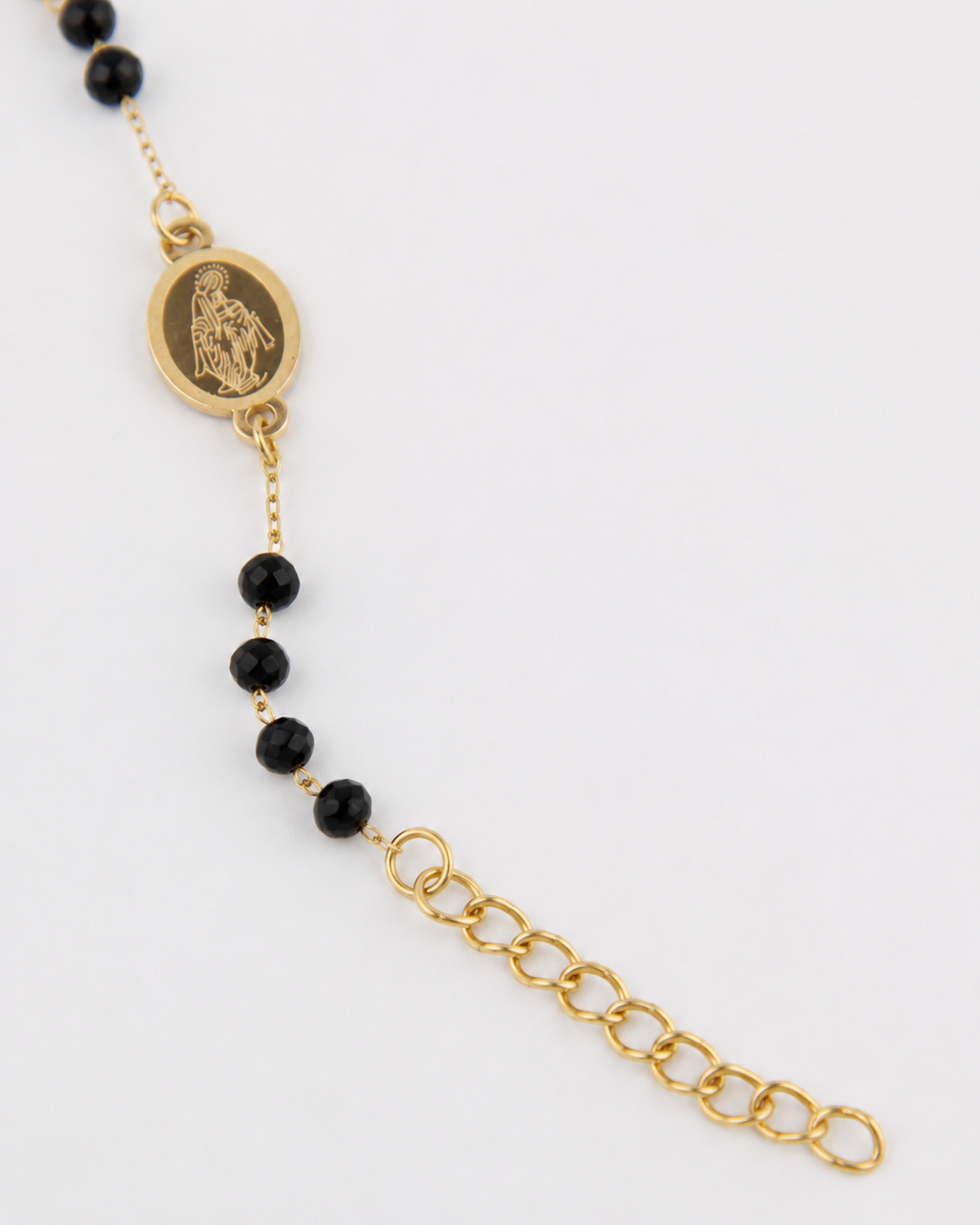 Pulseira Barra — pulseira masculina de aço com placa sobre fundo neutro