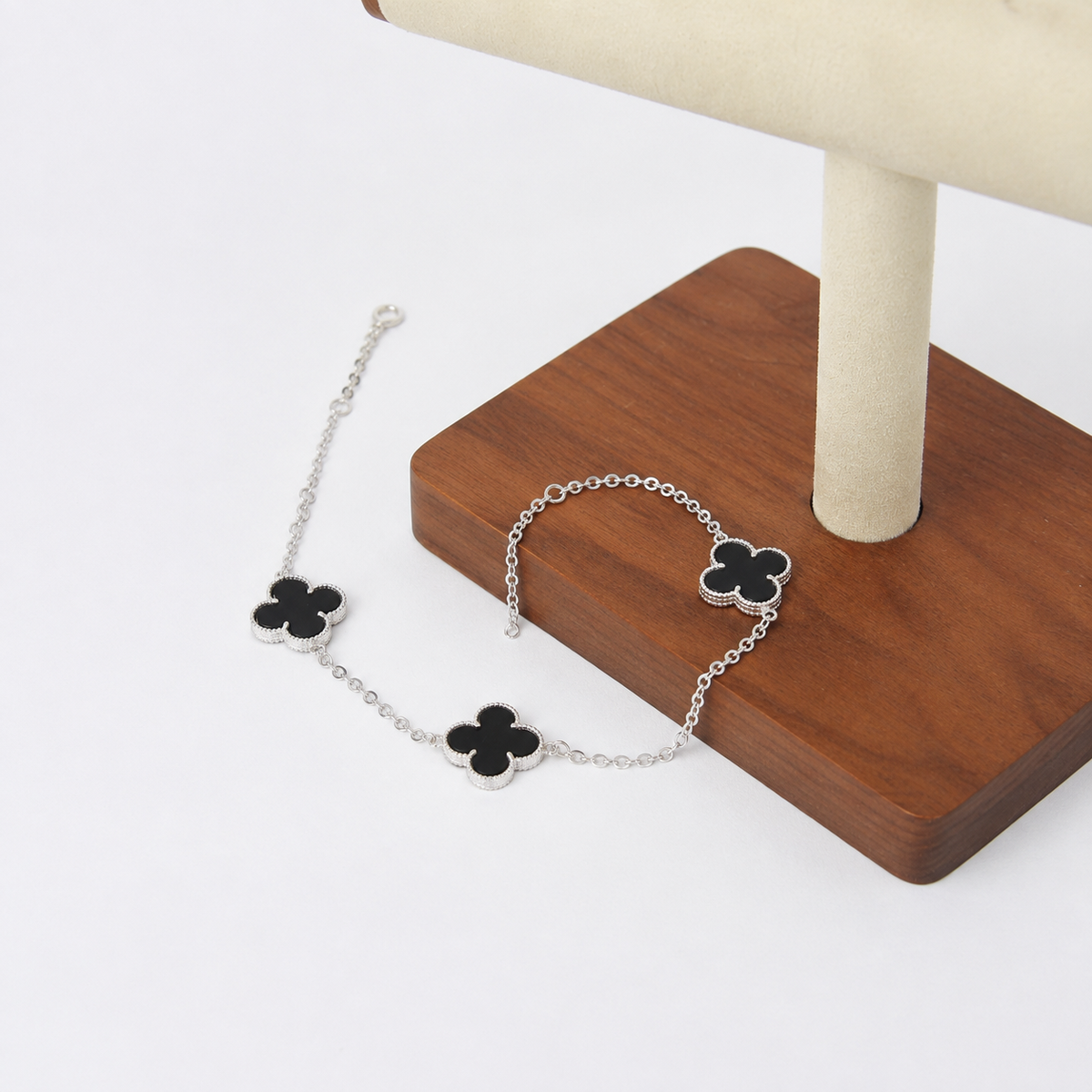 Pulseira Malha no pulso masculino, uso real